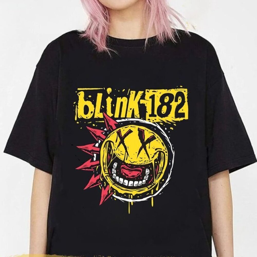 Blink 182 retro Graphic T-Shirt Band Music Tour Fan Retro Tee .